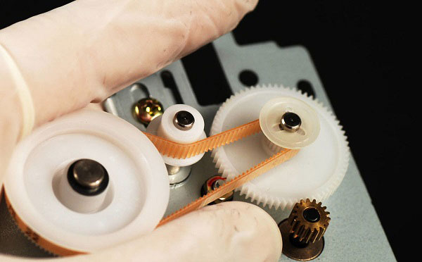 合發(fā)齒輪：POM齒輪加工，高性能工程塑料的理想選擇